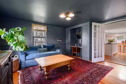 Living - 182 South St, Hingham, MA 02043 photo 3 of 4