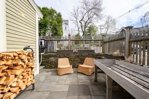 Exterior - 182 South St, Hingham, MA 02043 photo 5 of 10