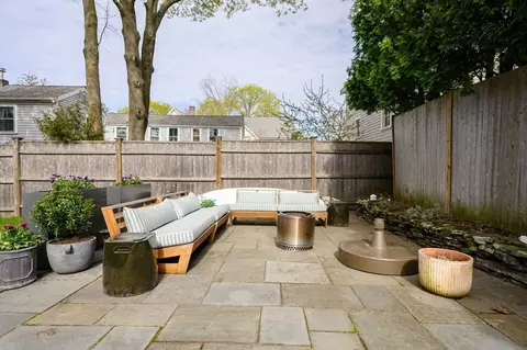 Exterior - 182 South St, Hingham, MA 02043 photo 4 of 10
