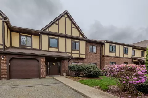 19 Rainbow Pond Dr #B2, Walpole, MA 02081