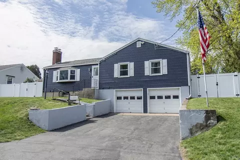 97 Pondview Dr, Chicopee, MA 01020