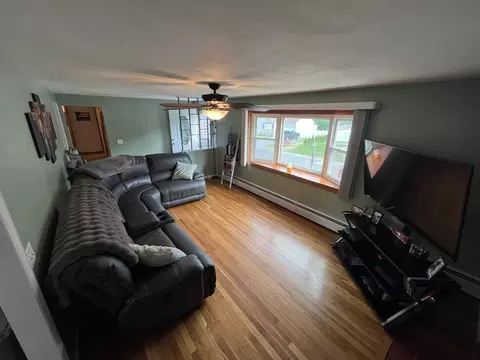 Living - 97 Pondview Dr, Chicopee, MA 01020 photo 2 of 3