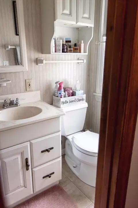 Bath - 97 Pondview Dr, Chicopee, MA 01020 photo 4 of 4