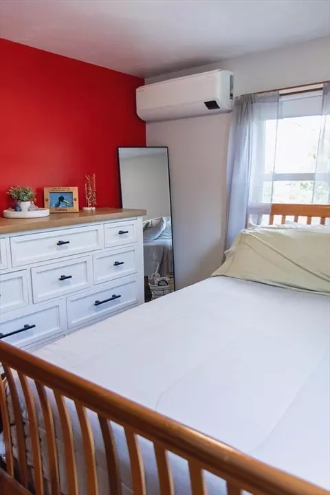 Bedroom - 97 Pondview Dr, Chicopee, MA 01020 photo 4 of 4