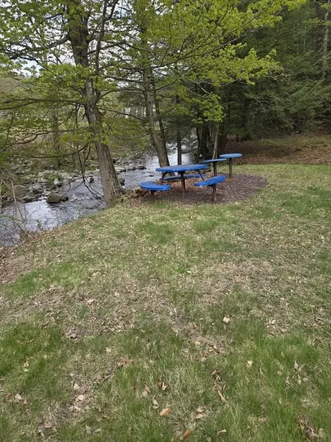 47 Goshen Rd, Williamsburg, MA 01096