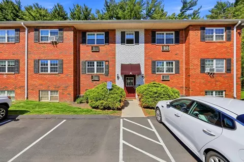 8 Maple Crest Cir #C, Holyoke, MA 01040
