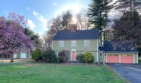 34 Gore Ave, Hatfield, MA 01038