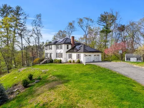 4 Greybirch Rd, Andover, MA 01810