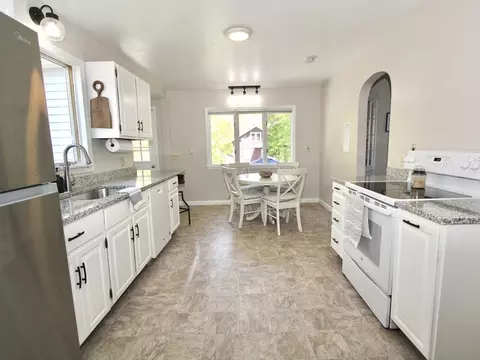 36 Rowena St, Worcester, MA 01606 photo 8