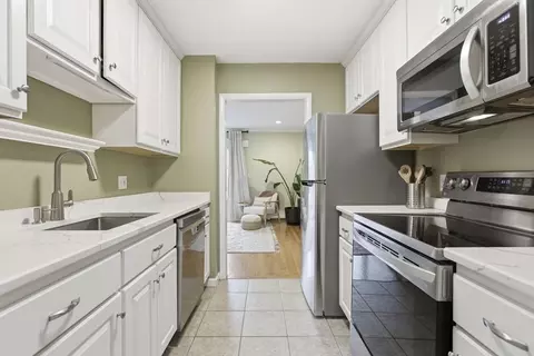 1 Charles St #X, Reading, MA 01867 photo 9