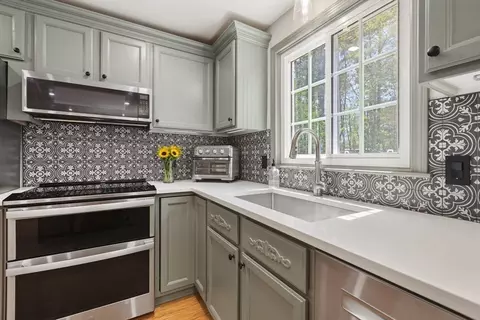 5 Spring St, Douglas, MA 01516 photo 9