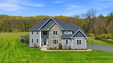 10 Fitch Farm Way, Southampton, MA 01073