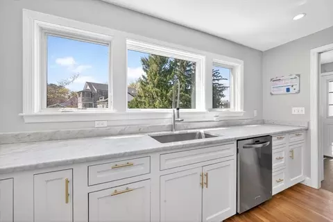 Kitchen - 51 Elm St, Hingham, MA 02043 photo 6 of 8
