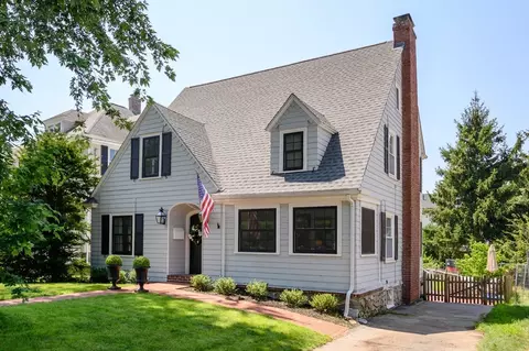51 Elm St, Hingham, MA 02043