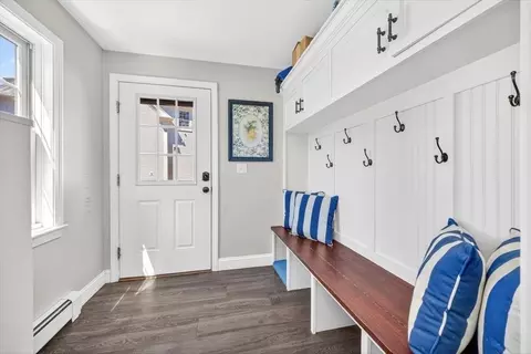 Entry Way - 51 Elm St, Hingham, MA 02043 photo 2 of 2