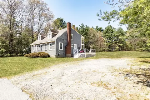 25 Mill St, Raynham, MA 02767 photo 3