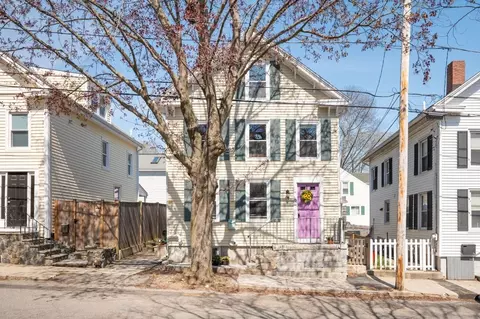 60 Warren St, Newburyport, MA 01950