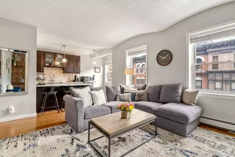 9-15 Battery St #7, Boston, MA 02109