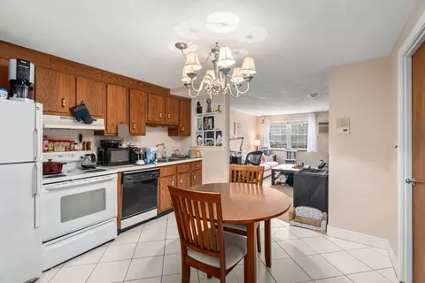 99 Pleasant St #A4, Watertown, MA 02472