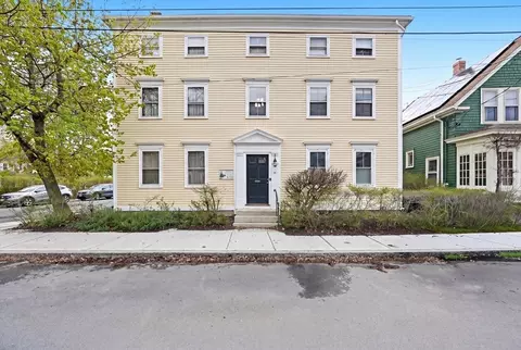 74 Lime St #4, Newburyport, MA 01950