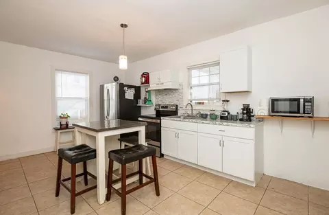 19 Huss Ct, Lynn, MA 01905