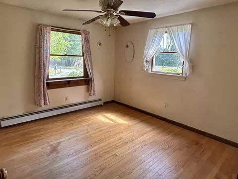 12 Pomeroy St, Easthampton, MA 01027 photo 18