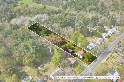12 Pomeroy St, Easthampton, MA 01027 photo 3