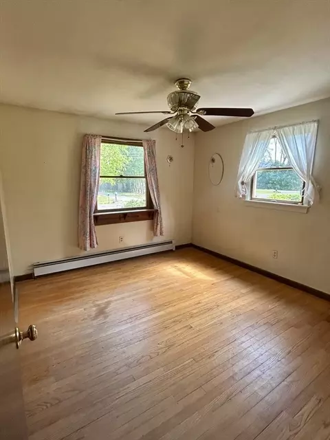 12 Pomeroy St, Easthampton, MA 01027 photo 17