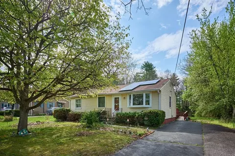 12 Pomeroy St, Easthampton, MA 01027