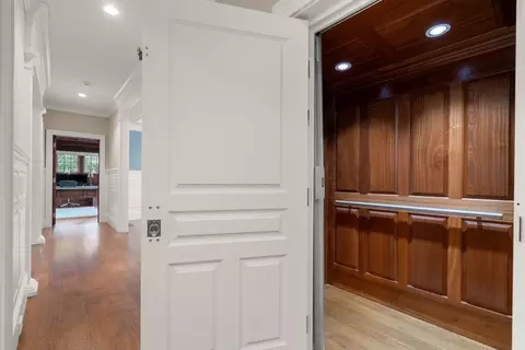 Entry Way - 50 Oxbow Rd, Needham, MA 02492 photo 3 of 4