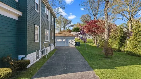Exterior - 86 Newport St, Fall River, MA 02720 photo 5 of 8