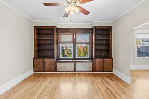 Living - 86 Newport St, Fall River, MA 02720 photo 3 of 7