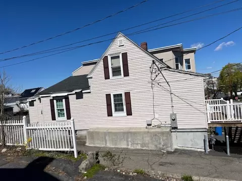 20 Montgomery St, Lawrence, MA 01841