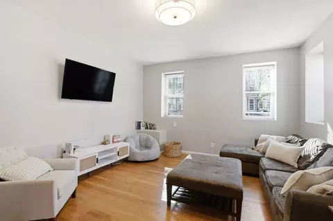 252 E St #1, Boston, MA 02127
