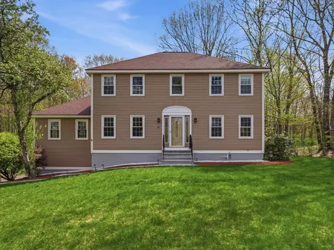 26 Nevada Rd, Tyngsborough, MA 01879