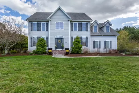 6 Evergreen Dr, Acushnet, MA 02743
