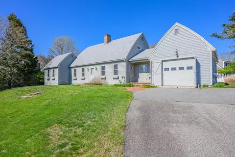 181 Elliott Rd, Centerville, MA 02632