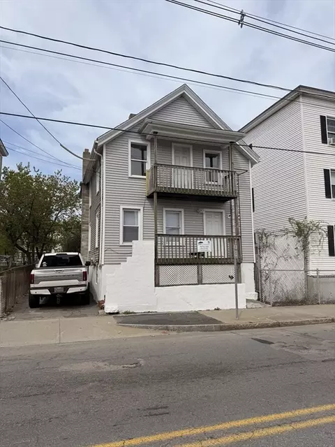 207 Belleville Ave, New Bedford, MA 02746