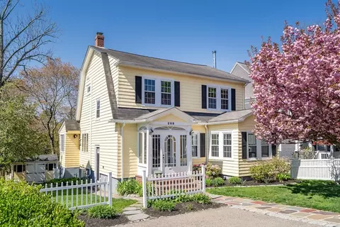 209 Beech St, Roslindale, MA 02131
