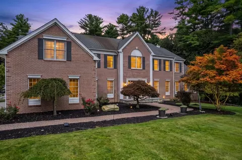25 Valley View Dr, Grafton, MA 01536
