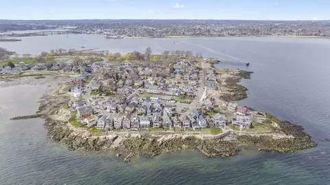 107 Bay View Ave, Salem, MA 01970