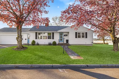 26 Mount Vernon Cir, Lawrence, MA 01843