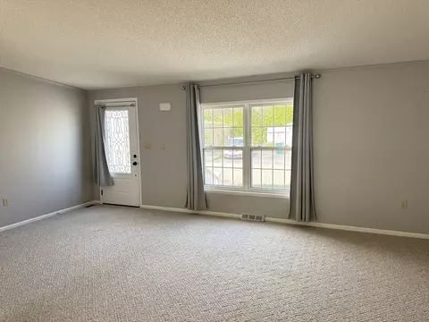 9 Kylee Dr, Plainville, MA 02762 photo 5