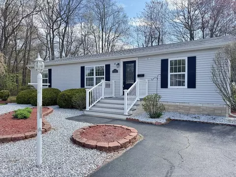9 Kylee Dr, Plainville, MA 02762 photo 3