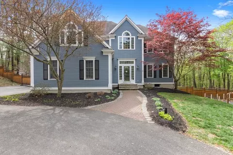 1 Colonial Dr, Merrimac, MA 01860