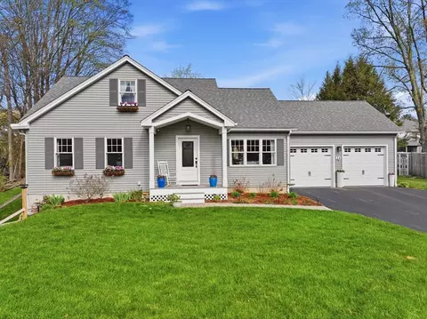 24 Maple St, West Brookfield, MA 01585
