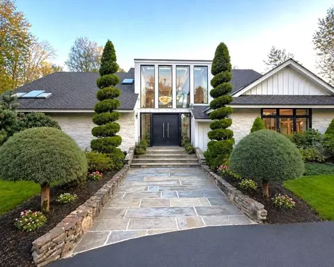 34 Tennyson, Longmeadow, MA 01106