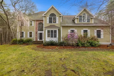 59 Smith Rd, Northborough, MA 01532
