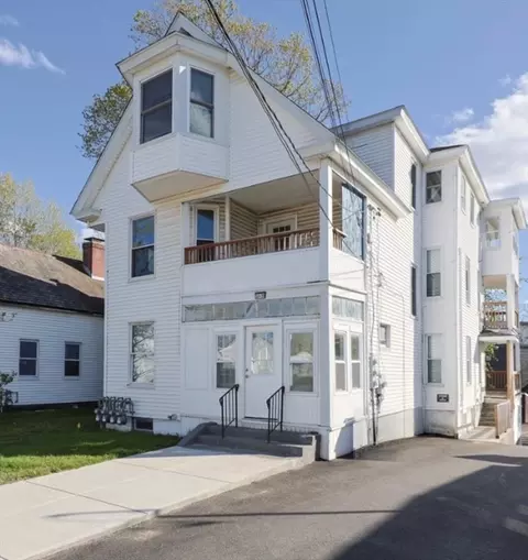 33-35 Lancaster St, Leominster, MA 01453