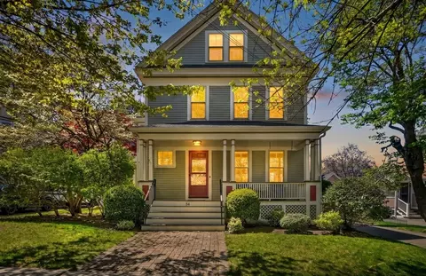 84 Lincoln St, Melrose, MA 02176